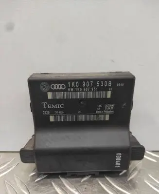 Audi A3 S3 8P Gateway control module 1K0907530B 1K0907951