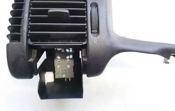 Opel Vectra B Dash center air vent grill 90463805