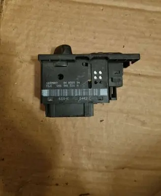 Volkswagen Golf III Light switch 1H6941531N 04050504