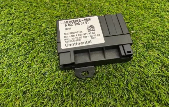 Mercedes-Benz E W212 Fuel injection pump control unit/module A0009003101 130286530919E A0009014000