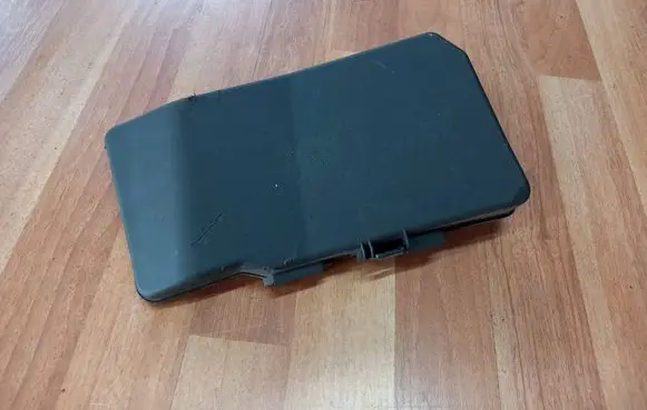 Mazda 6 Fuse box cover 66760K7005