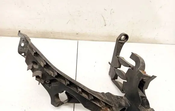 Audi A4 S4 B8 8K Headlight/headlamp mounting bracket 8K0805608A