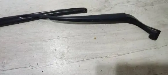 Mazda 3 III Front wiper blade arm