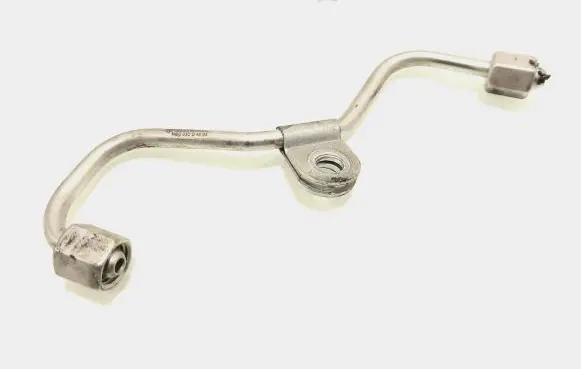 Volkswagen Golf Plus Fuel injector supply line/pipe 03Cq