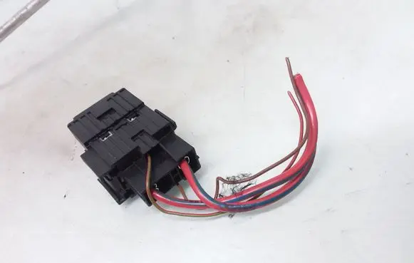 BMW 1 E81 E87 Other relay 6901469 6136901469 V23136J6X48