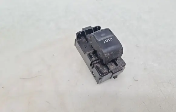 Toyota Prius+ (ZVW40) Electric window control switch 192801