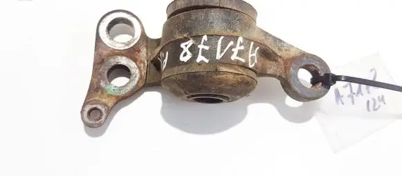 Rover 45 Front wishbone bush w176606 w17660-6