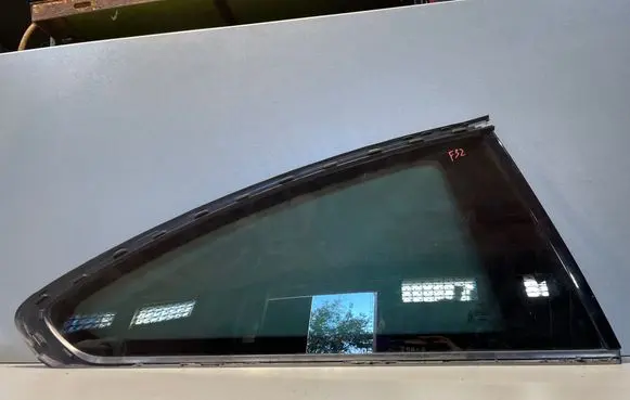 BMW 4 F32 F33 Rear side window 4828492