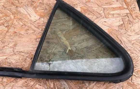 Peugeot 406 Rear vent window glass 