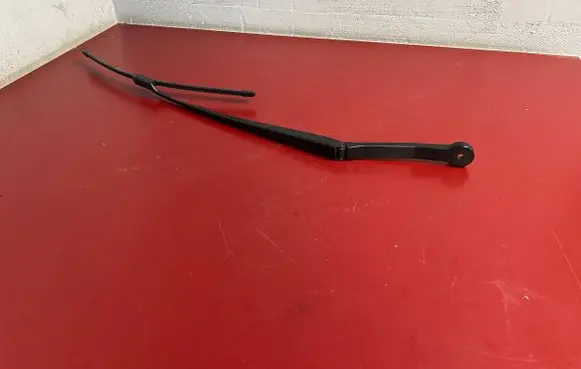 BMW X3 G01 Front wiper blade arm 7399010