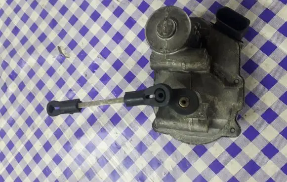 Audi A4 S4 B7 8E 8H Electric throttle body valve 