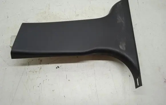(B) pillar trim (bottom)