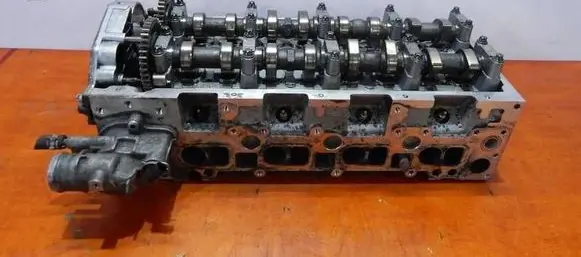 Mercedes-Benz Sprinter W906 Engine head R6110160504