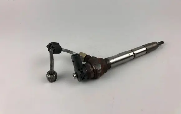 Volkswagen PASSAT B8 Fuel injector 04L130277AC