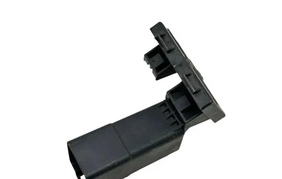 Audi A3 S3 8P Glow plug pre-heat relay 038907281D 06807 51299023