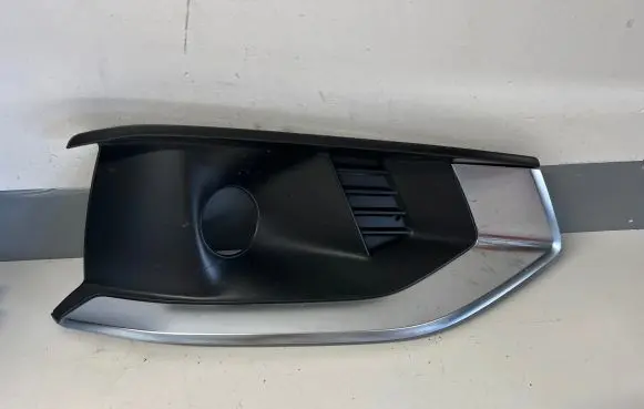 Audi A4 S4 B9 8W Front fog light trim/grill 8W0807682AK