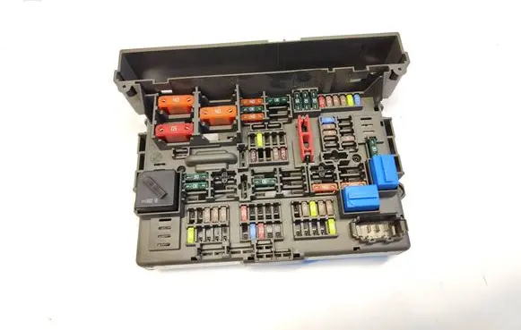 BMW 3 E90 E91 Fuse box set 9119446 17925000002 90309883