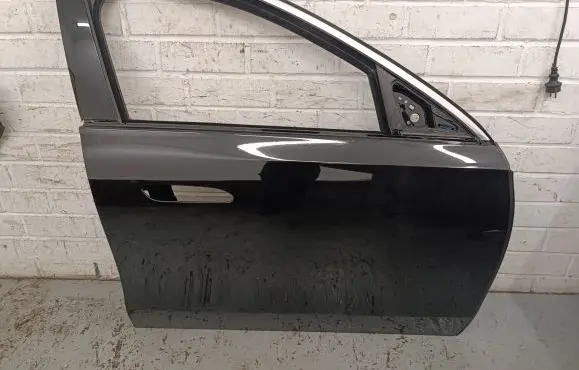 Mercedes-Benz E W214 Front door