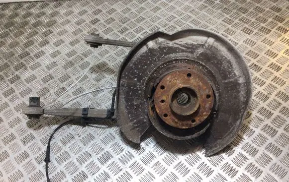 BMW 5 E60 E61 Rear wheel hub 9206051209647102