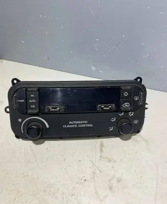 Chrysler Grand Voyager IV Climate control unit P05127379AA 024500271 12239589