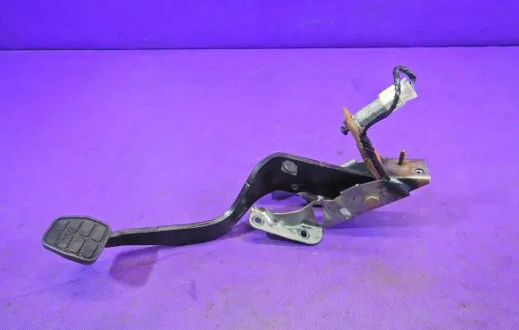 Mitsubishi Colt Brake pedal 4620A036