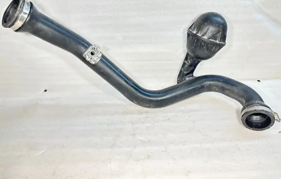 Audi A4 S4 B9 Intercooler hose/pipe 8W0145673
