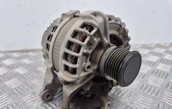 Mercedes-Benz C W205 Generator/alternator A0009067703 0125812011