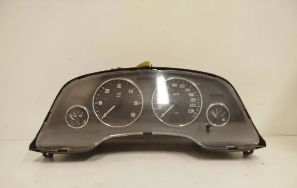 Opel Zafira A Speedometer (instrument cluster) 24461768 110080209 C90TSZ96