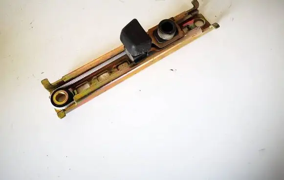 Volkswagen PASSAT B4 Seat belt adjustment rail 191857819