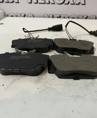Volkswagen Transporter - Caravelle T4 Brake pads (rear) LP1541