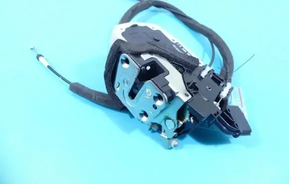 Nissan Micra Rear door lock Y26-14520 IMPRK1315299