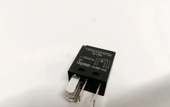 Volvo S40 Other relay 9441161 v23074