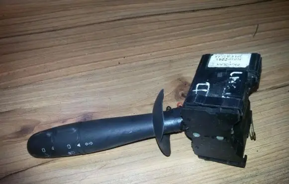 Renault Laguna II Indicator stalk 8200012244