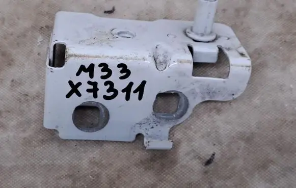 Renault Zoe Fender mounting bracket 625B43182R