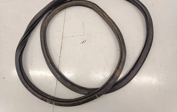 Audi A3 8Y Rear door rubber seal (on body) 8Y4833721B
