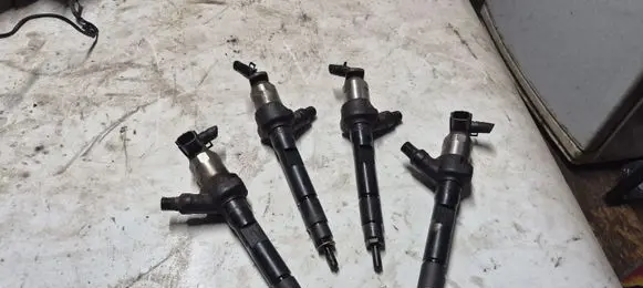 Mazda CX-7 Fuel injectors set R2AA13H50 CM010446 001103M51019