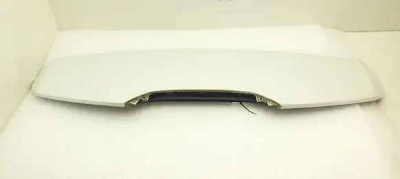 Tailgate/trunk spoiler