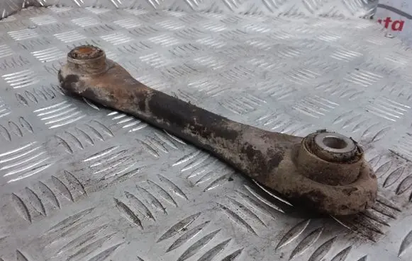 Rear control arm