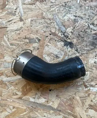 Volvo V40 Air intake hose/pipe