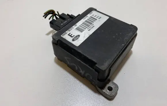 Ford Focus Fuel injection pump control unit/module 98AB9D372AF 98AB 9D372 AF