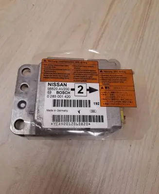 Nissan Primera Airbag control unit/module 98820AV200 0285001420