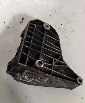 BMW 5 E60 E61 Power steering pump mounting bracket 7794455 676815515