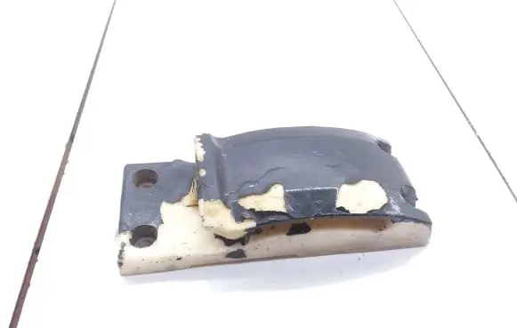 Jaguar XJ X40 Fender mounting bracket