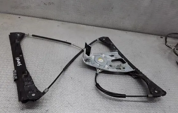 Mercedes-Benz C W203 Front door electric window regulator 2037202546