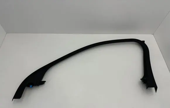 Volvo XC40 Front door glass trim molding 31455062