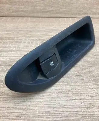 Renault Espace - Grand espace IV Electric window control switch 820001604