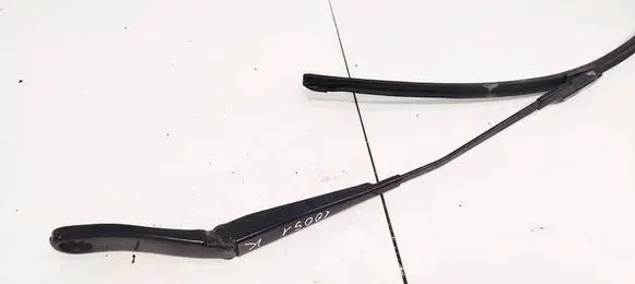 Volvo XC60 Front wiper blade arm 30753525