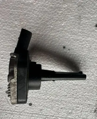 Volkswagen PASSAT B6 Oil level sensor 06E907660 6PR00807905