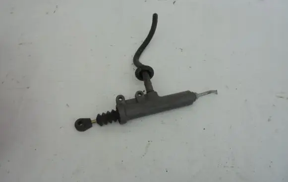 Mercedes-Benz C W202 Clutch master cylinder A2012910633