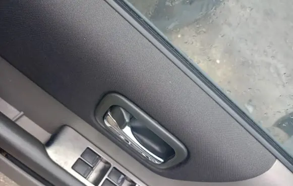 Nissan X-Trail T30 Front door interior handle